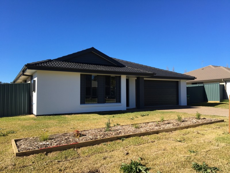 10 Lara Avenue, Armidale NSW 2350