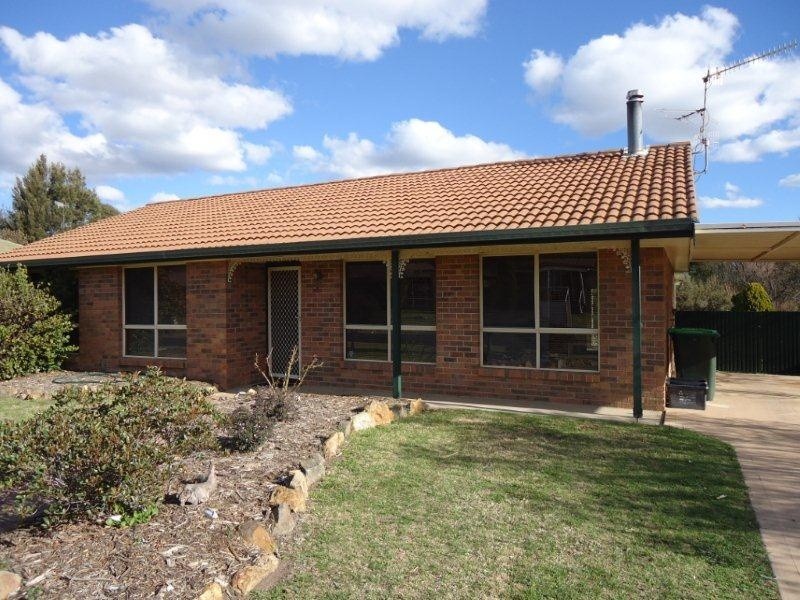 18 Centennial Close, Armidale NSW 2350