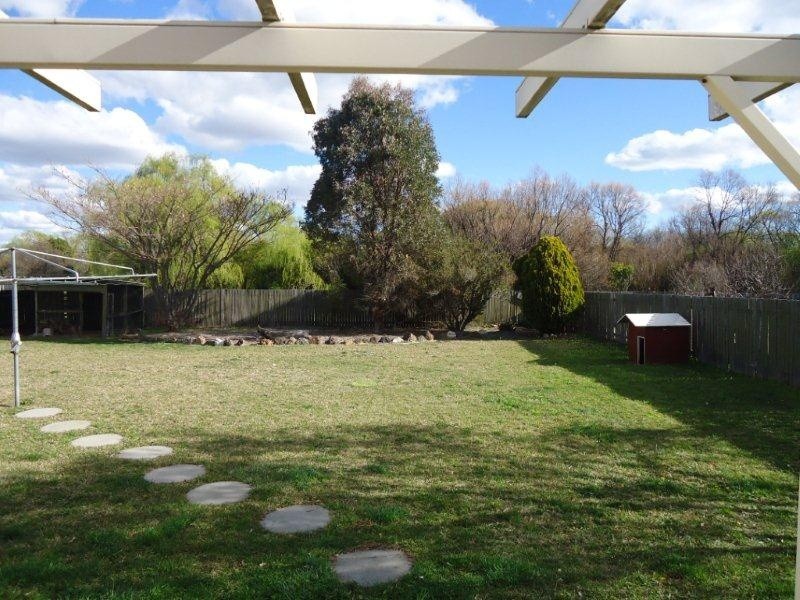 18 Centennial Close, Armidale NSW 2350