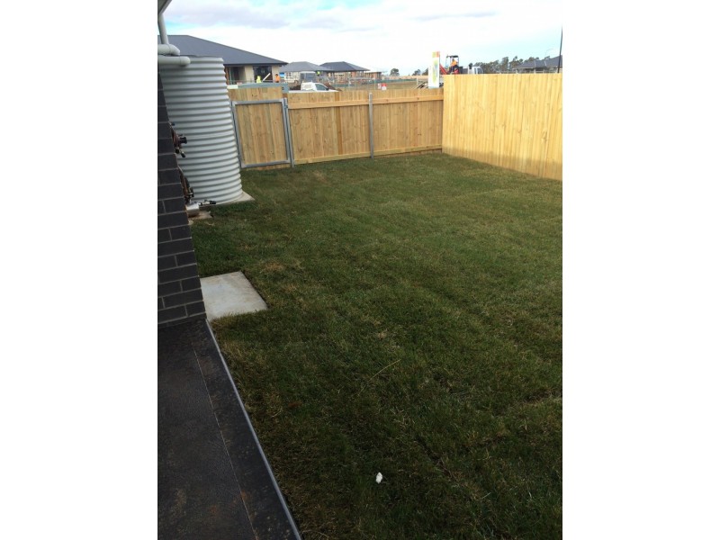 24 Holmfield Drive, Armidale NSW 2350