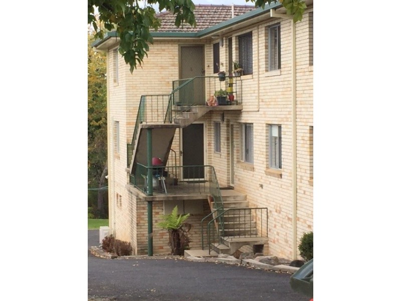 2/57 Faulkner Street, Armidale NSW 2350