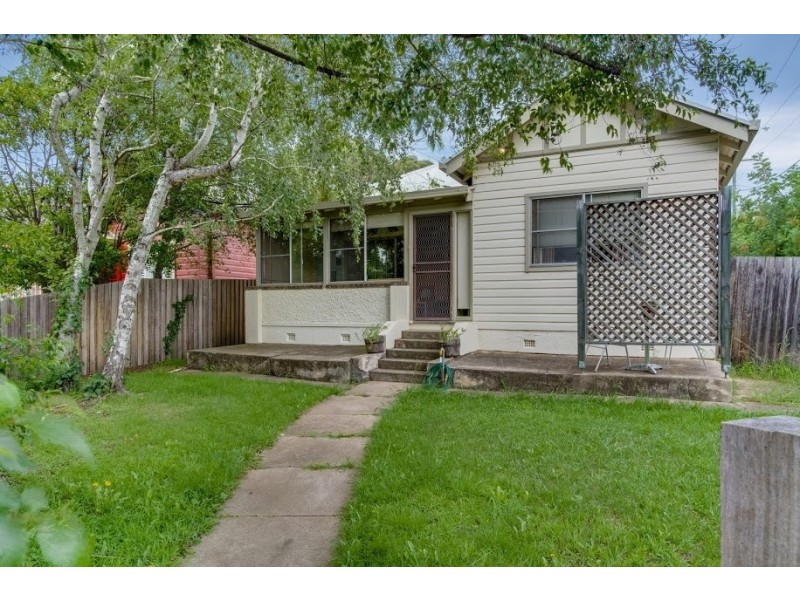 194 Mann Street, Armidale NSW 2350