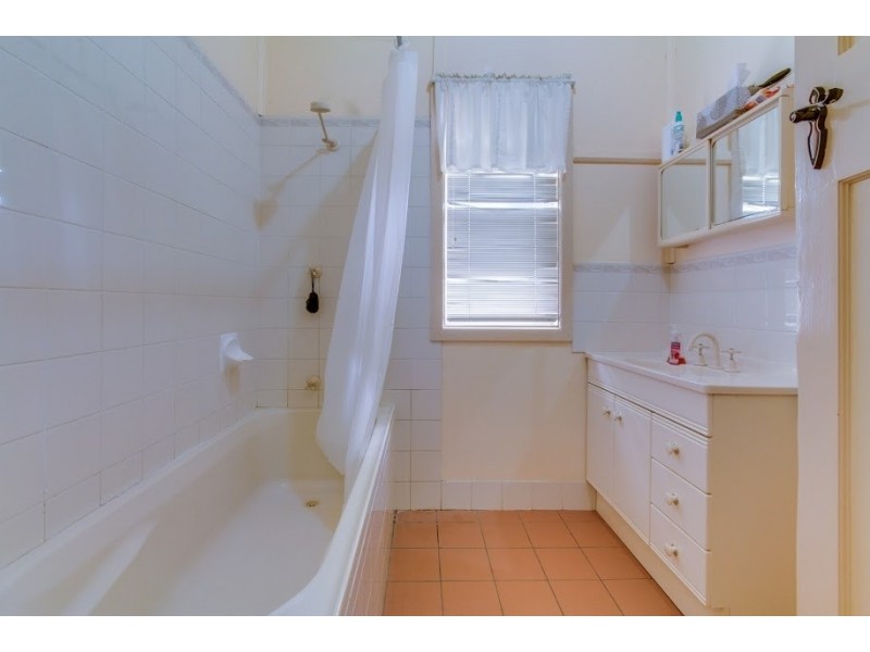 194 Mann Street, Armidale NSW 2350