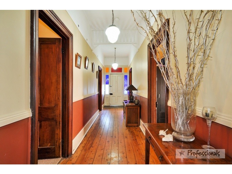 182 Brown Street, Armidale NSW 2350