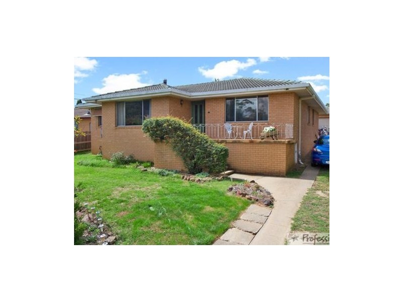 1 Carey Avenue, Armidale NSW 2350