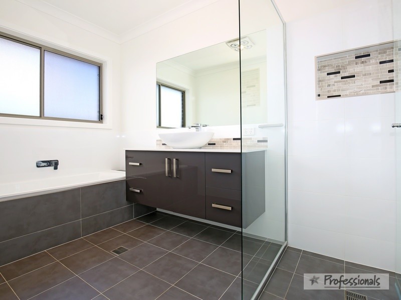 3 Campbell Parade, Armidale NSW 2350