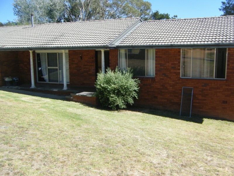 8 Schultz Avenue, Armidale NSW 2350
