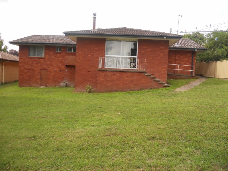 8 Schultz Avenue, Armidale NSW 2350