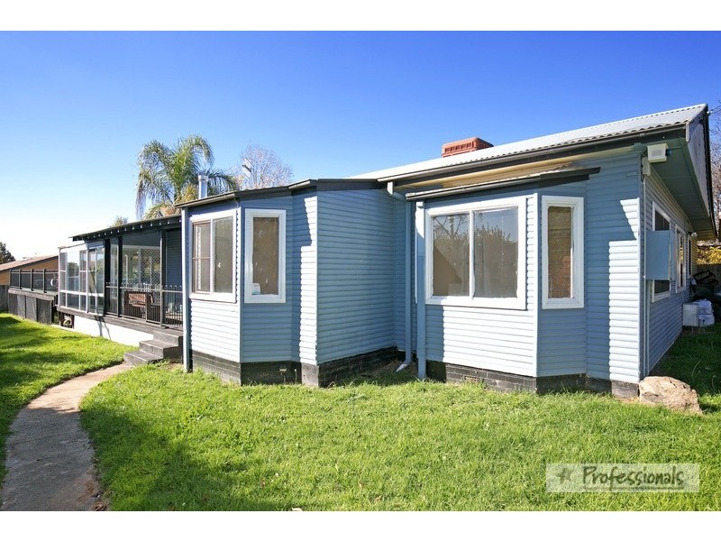 27 Duval Street, Armidale NSW 2350