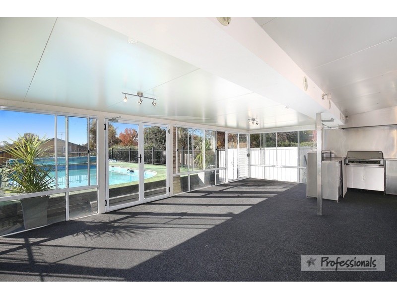 27 Duval Street, Armidale NSW 2350