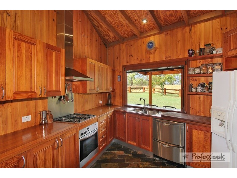 88 Gara Road, Armidale NSW 2350