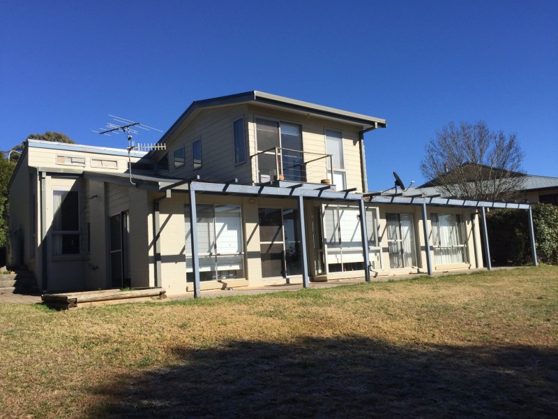 1 Rosecommon Avenue, Armidale NSW 2350
