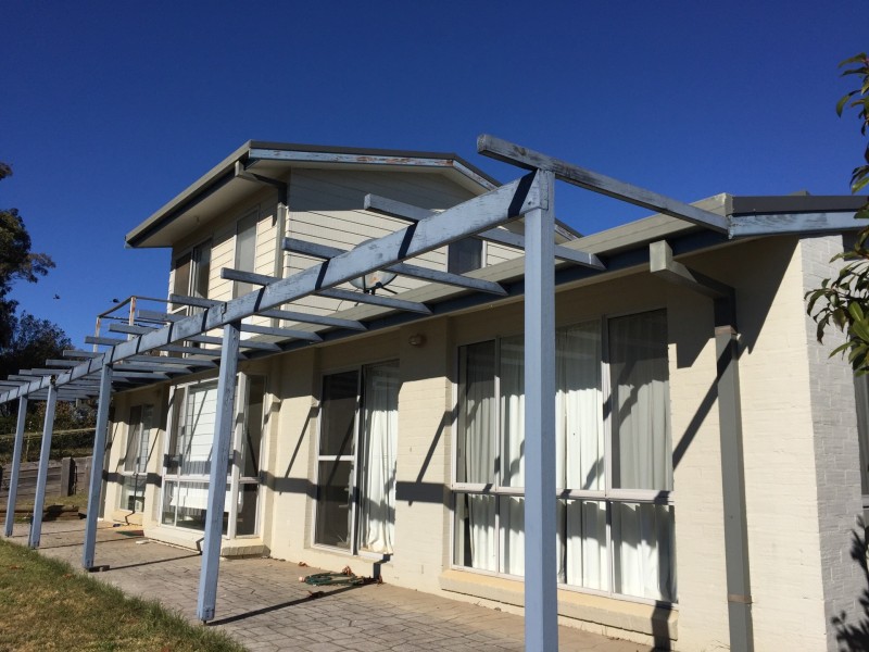 1 Rosecommon Avenue, Armidale NSW 2350