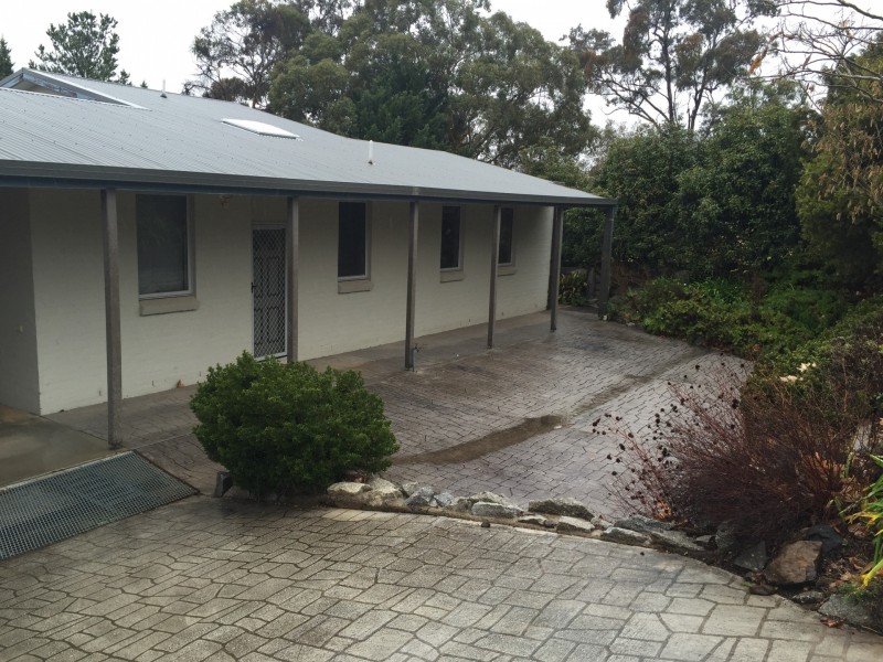 1 Rosecommon Avenue, Armidale NSW 2350