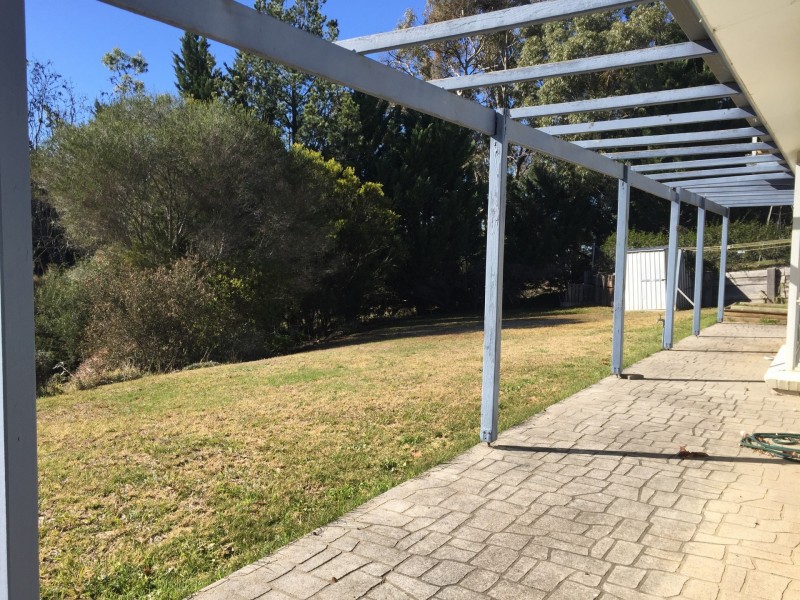 1 Rosecommon Avenue, Armidale NSW 2350