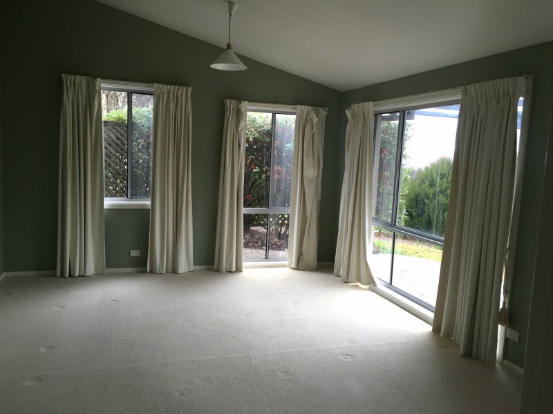 1 Rosecommon Avenue, Armidale NSW 2350