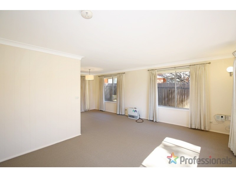 12 Moyes Street, Armidale NSW 2350