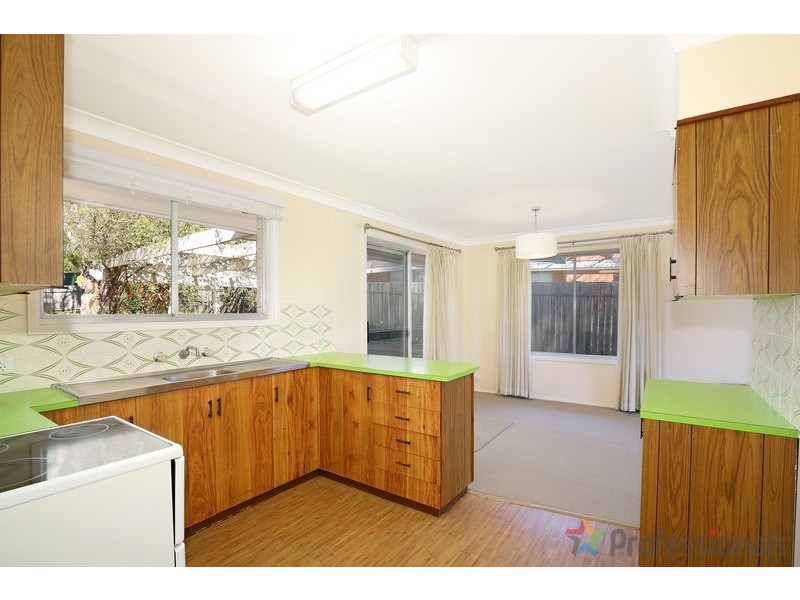 12 Moyes Street, Armidale NSW 2350