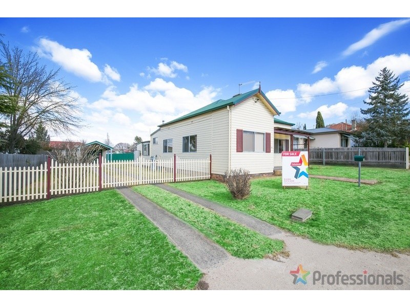 114 Erskine Street, Armidale NSW 2350