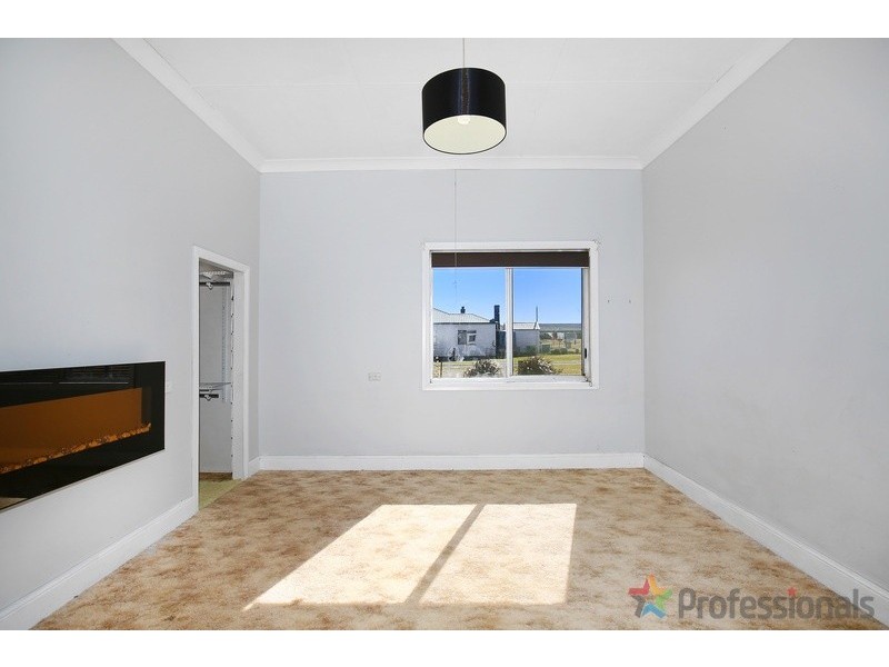 24 Oban Street, Guyra NSW 2365