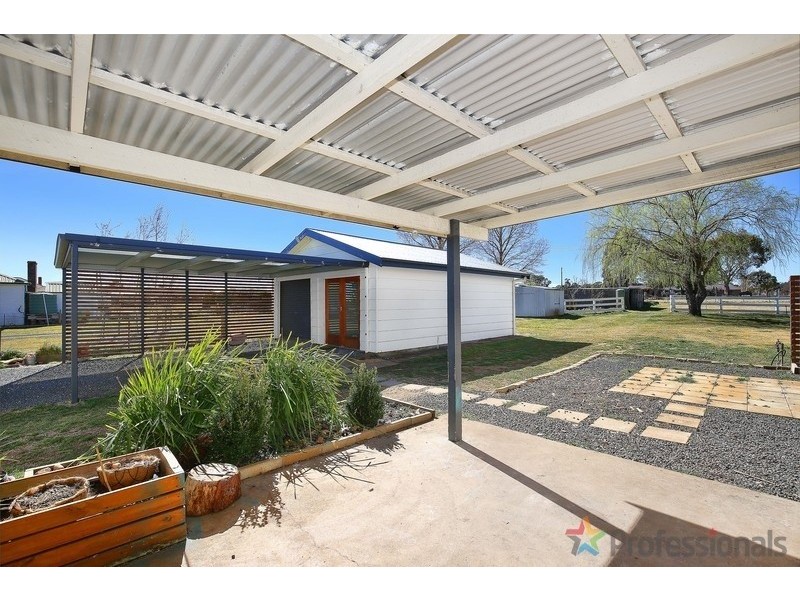 24 Oban Street, Guyra NSW 2365