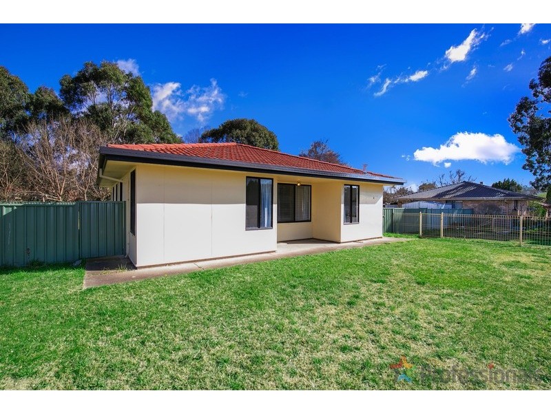 2 McIntosh Crescent, Armidale NSW 2350