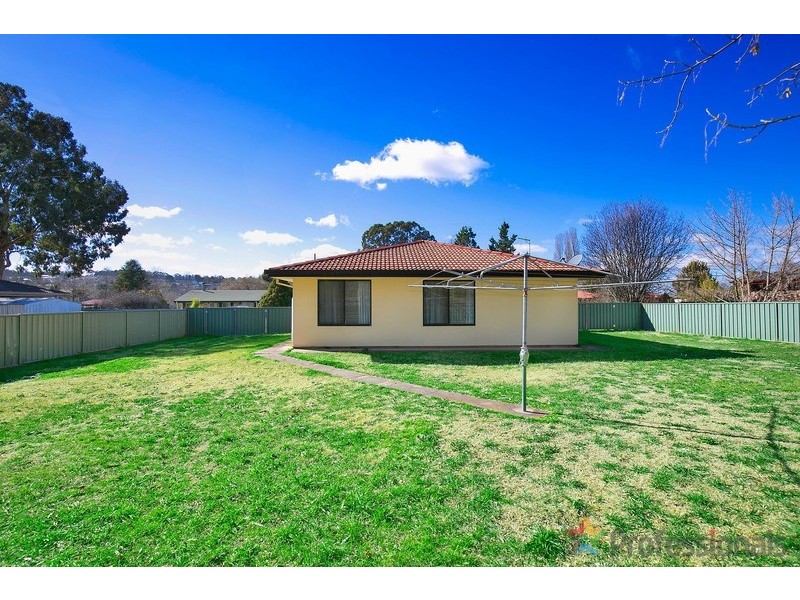 2 McIntosh Crescent, Armidale NSW 2350