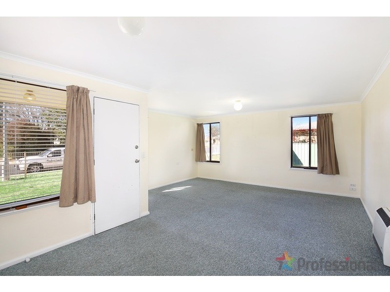 2 McIntosh Crescent, Armidale NSW 2350