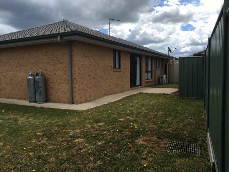 8a Netherton Park Avenue, Armidale NSW 2350