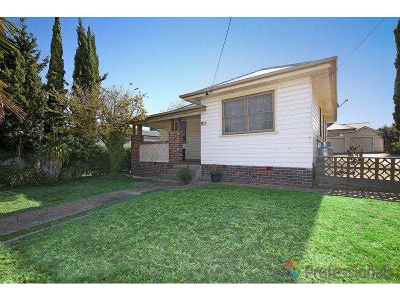 52 Taylor Street, Armidale NSW 2350