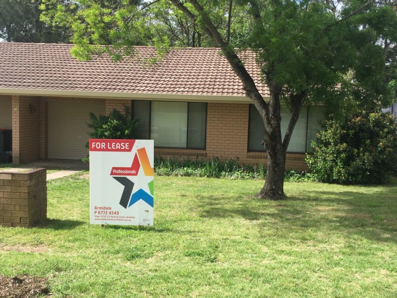 2/1 Robina Close, Armidale NSW 2350