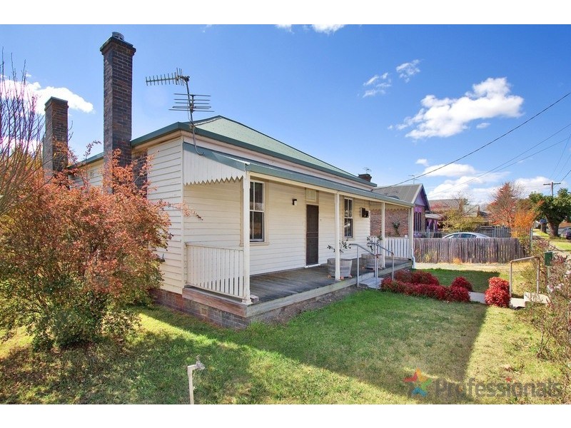 79 Barney Street, Armidale NSW 2350