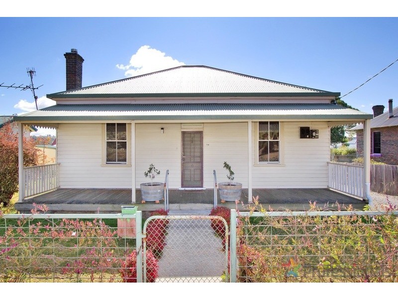 79 Barney Street, Armidale NSW 2350