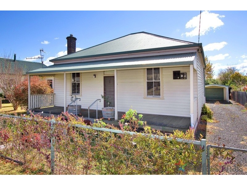 79 Barney Street, Armidale NSW 2350
