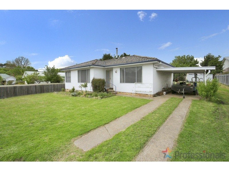 2 Wigan Avenue, Armidale NSW 2350