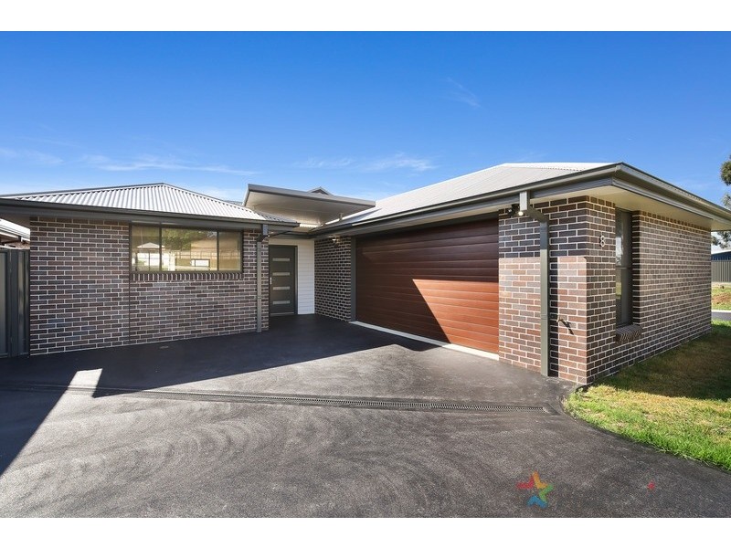 8/22 Freeman Crescent, Armidale NSW 2350