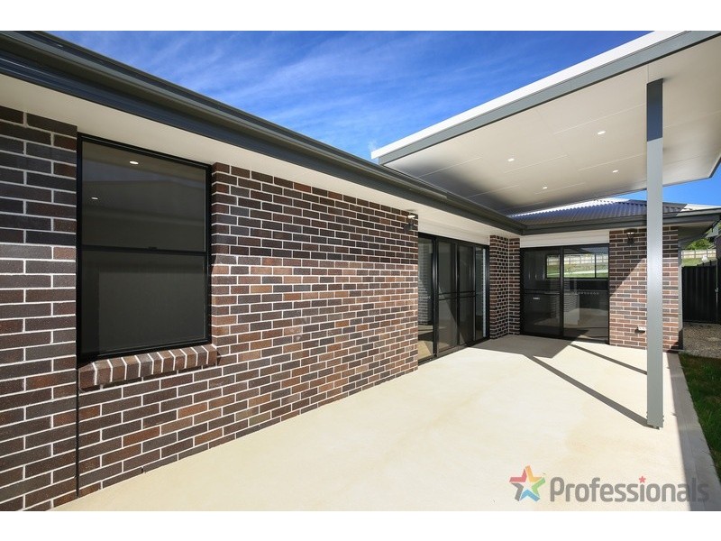 8/22 Freeman Crescent, Armidale NSW 2350