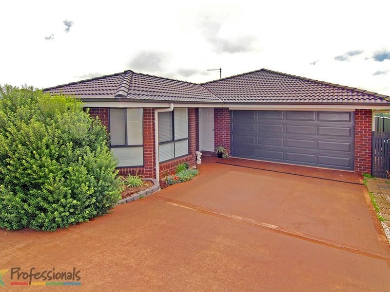 1/16 Mason Crescent, Armidale NSW 2350