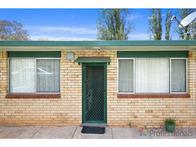 2/37 Mayfield Avenue, Armidale NSW 2350