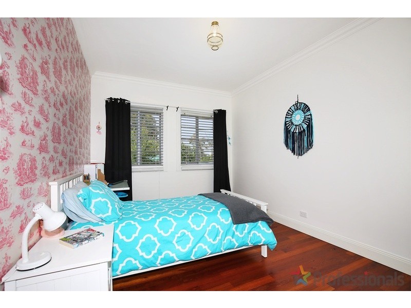 15-17 Queen Street, Hillgrove NSW 2350