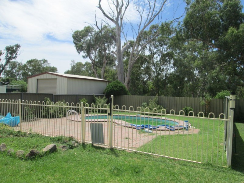 4 CALLAILLE AVENUE, Moree NSW 2400