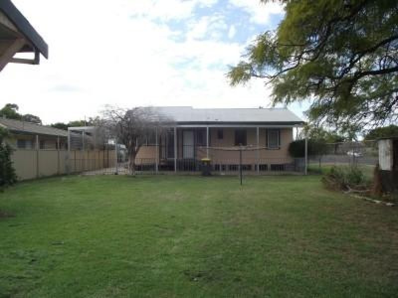73 Dover Street, Moree NSW 2400