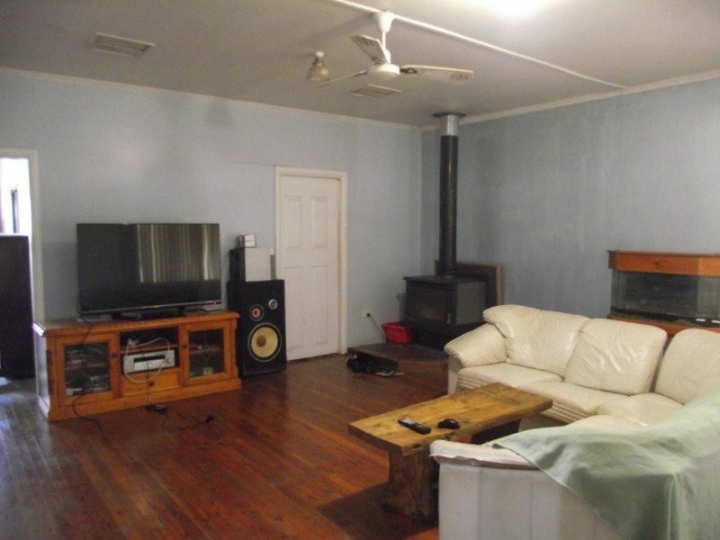 8 Drummond Street, Moree NSW 2400