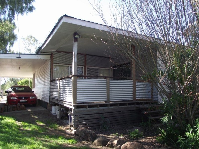 8 Drummond Street, Moree NSW 2400