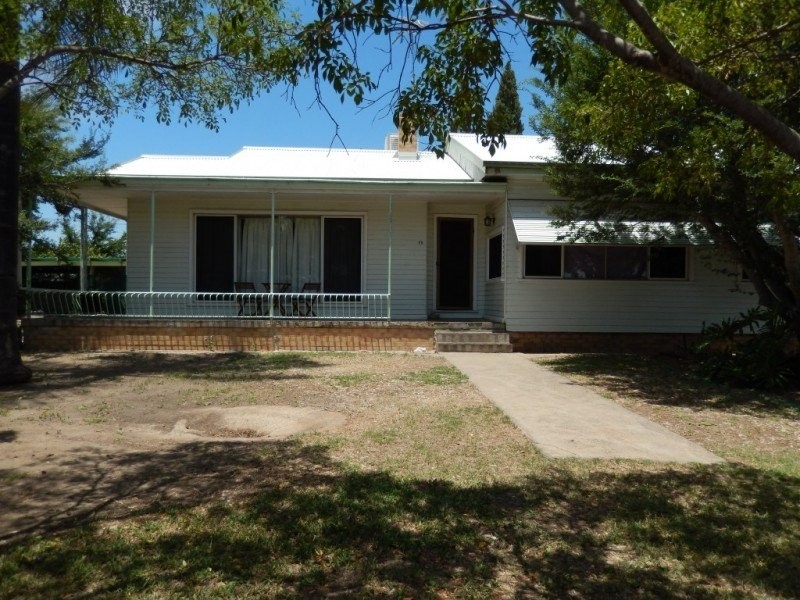 60 Dover Street, Moree NSW 2400
