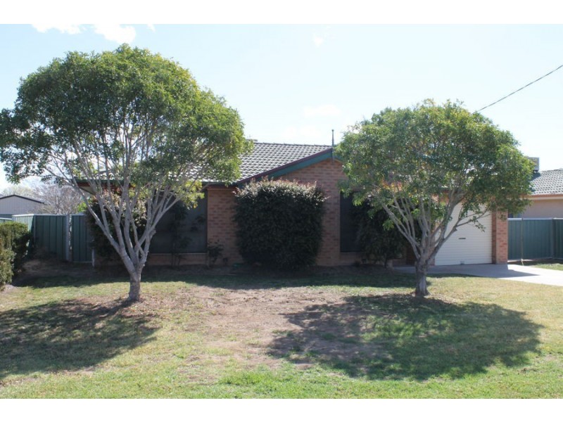 33 Brigalow Drive, Moree NSW 2400