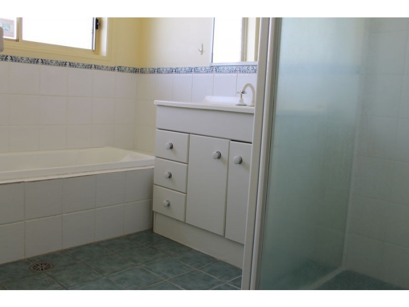 33 Brigalow Drive, Moree NSW 2400