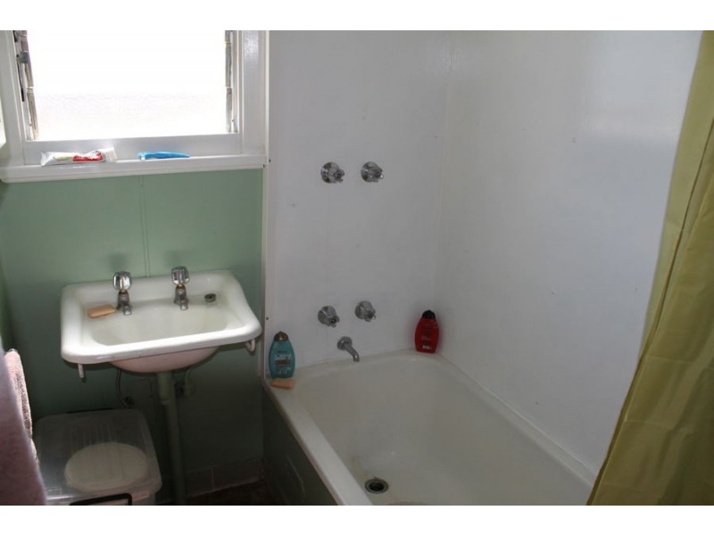 20 Chester Street, Moree NSW 2400