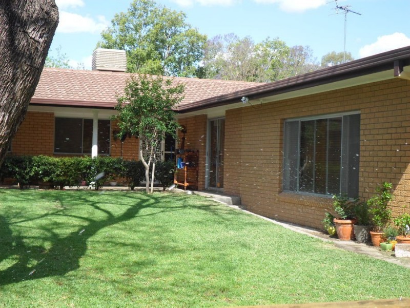 6 Merindah Avenue, Moree NSW 2400