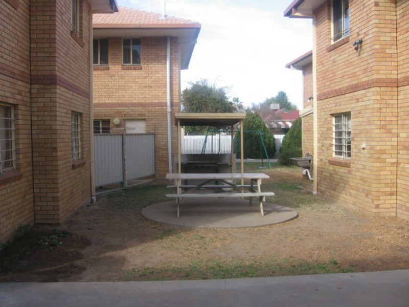 1/4-6 Dover Street, Moree NSW 2400